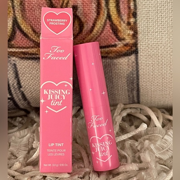 TOO FACED Kissing Juicy Tint 🍓Strawberry frosting🍓3.0g
💘HOT PINK💘NEW IN BOX - Picture 1 of 7
